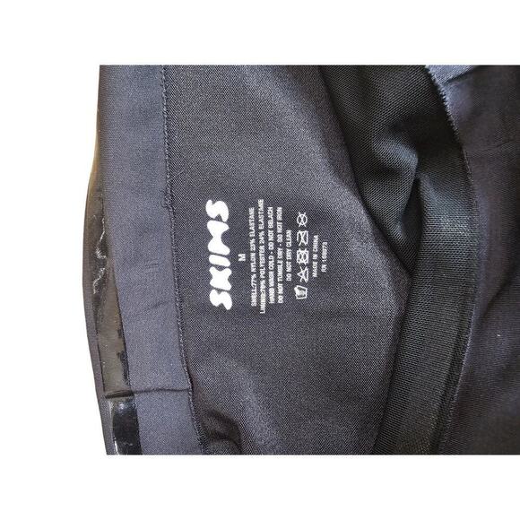 New with Tags Skims High Waist Bonded Shorts SZ M - Picture 7 of 8